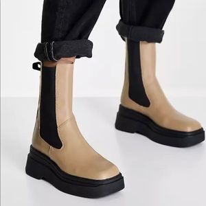 Size 7 Vagabond Carla elastic side chelsea flatform boots